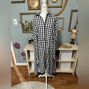 Black and White Plaid Long Shirt